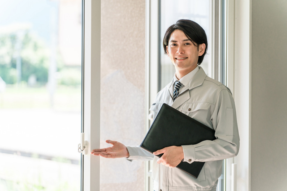 施主は図面との違いがないかや設備の動作や仕上がりなどを確認・内装や外装の見どころの紹介や不備や疑問点の伝え方のコツなど紹介