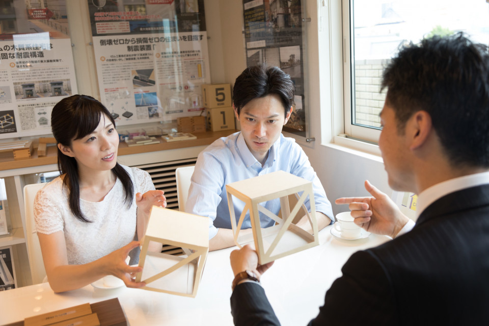 土地探しとハウスメーカー選びでどちらを優先させるか迷ったらe土地netでハウスメーカーがお手伝い