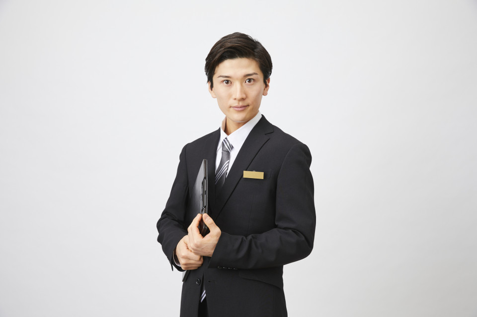 信頼できる情報源の見極めポイントはポータルサイトの更新頻度や情報内容の詳細さや担当者の対応力や地域に関する知識や客観的な実績など